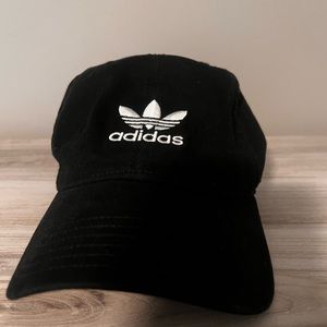 Womens adidas washed relaxed fit hat. NWOT
